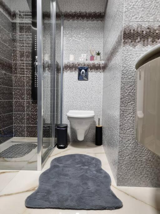 Luxury Apartments 바커우 외부 사진